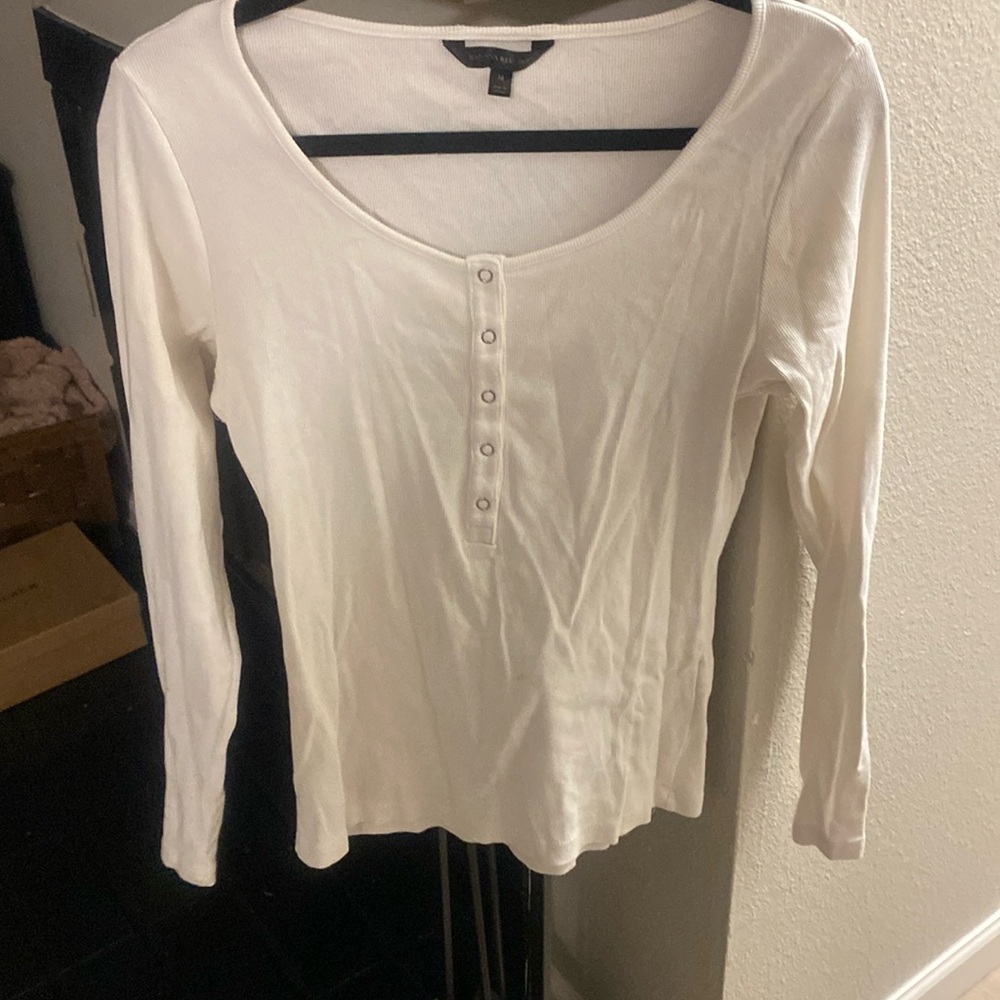 Banana republic long sleeve white tee half button down